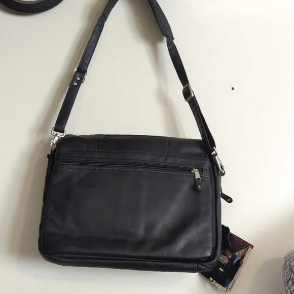 Canyon Outback Leather Goods, Inc. Unisex Leather Briefcase - Picture 4 of 7